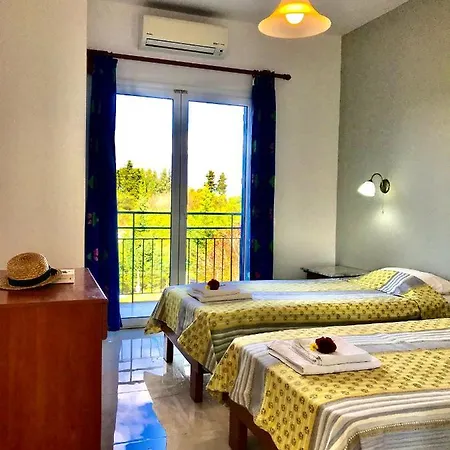 Pensión In - 2 Bedroom Apartment, With Swimming Pool, Two Steps From The Rodas