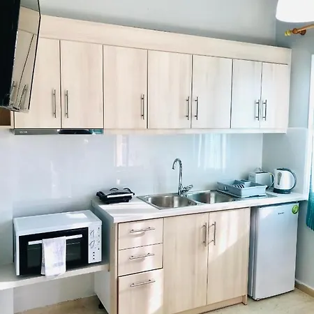 In - 2 Bedroom Apartment, With Swimming Pool, Two Steps From The Rodas