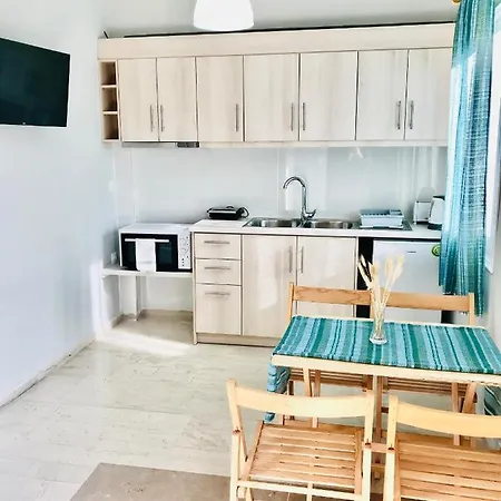 In - 2 Bedroom Apartment, With Swimming Pool, Two Steps From The *