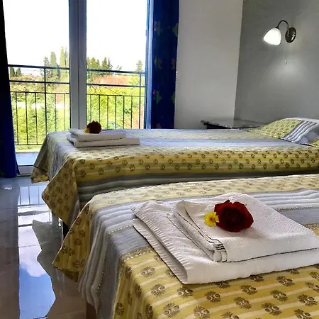 In - 2 Bedroom Apartment, With Swimming Pool, Two Steps From The