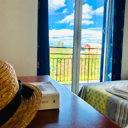 In - 2 Bedroom Apartment, With Swimming Pool, Two Steps From The Guest house *
