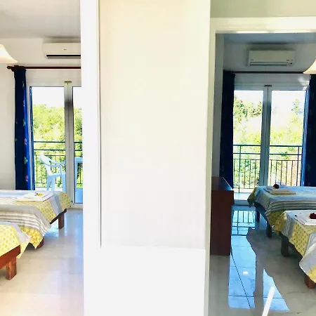 In - 2 Bedroom Apartment, With Swimming Pool, Two Steps From The Roda (Corfu)